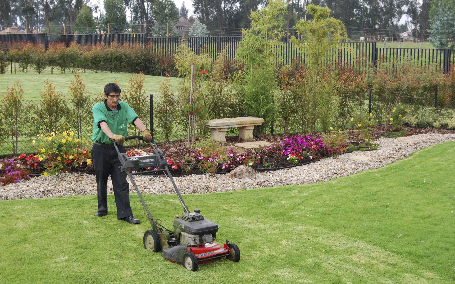 Mantenimiento de jardines y prados