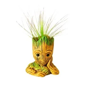 Groot con planta aérea Tillandsia
